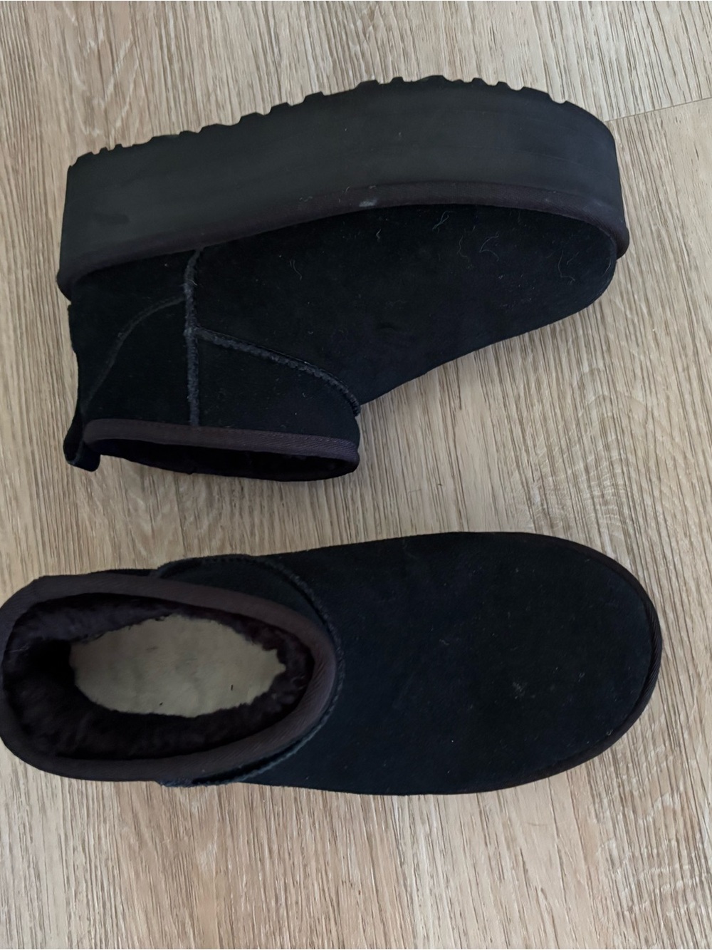 Women’s classic ultra mini platform UGG boot